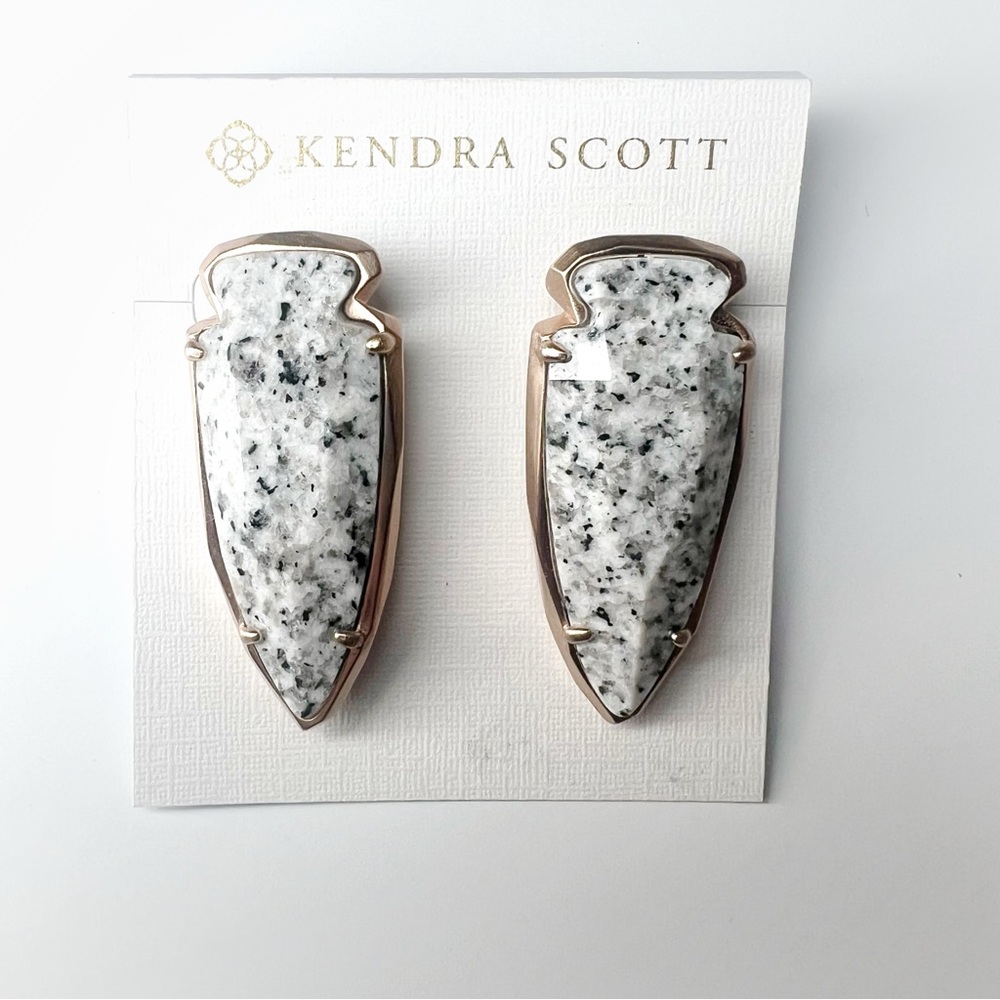 Kendra Scott Arrowhead Howlite Style Earrings Pink Gold Tone outer, new.